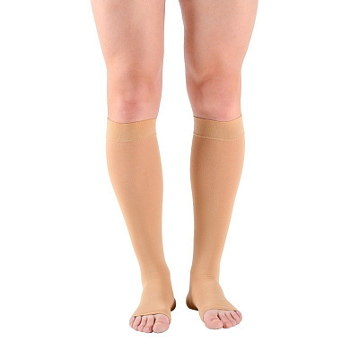 картинка Чулки компрессионные арт.2С113 до колена с открытым мысом бежевые от интернет-магазина Ортимед